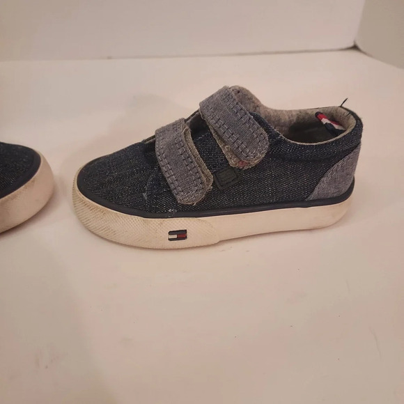 Tommy Hilfiger Baby Boy Navy Blue Slip On Sneakers in Size 5 - Picture 4 of 8